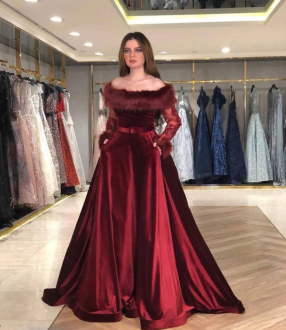 Velvet dress with royal fur